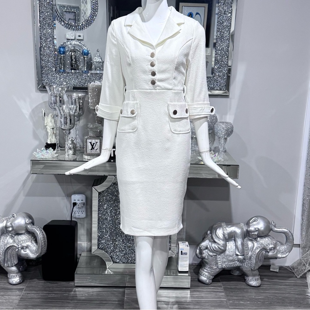 🆕🤍 Off-White Button-Down Dress - Picture 9 of 16
